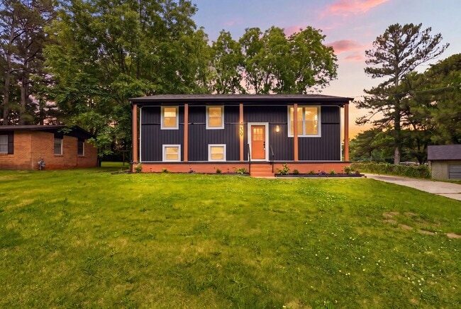 439 N Edgemont Cir NW