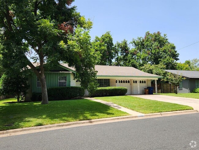 Building Photo - 2903 Silverleaf Dr Rental