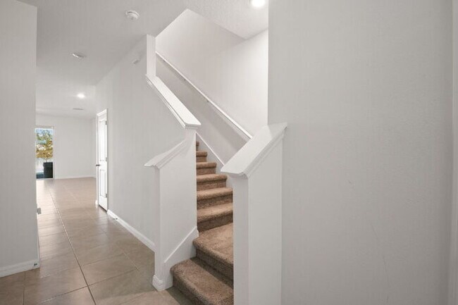 Photo - "Spacious 3-Bedroom Townhouse Oasis with 2.5 Baths in Serene Apollo Beach!"