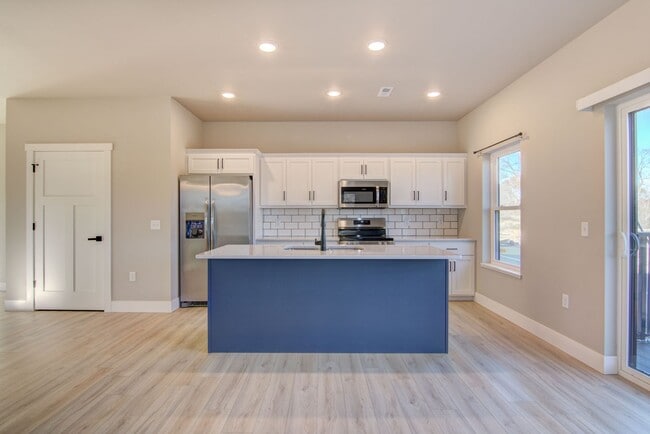 Photo - Brand New Luxury Townhomes: 3BR, 2.5Bath Altoona WI