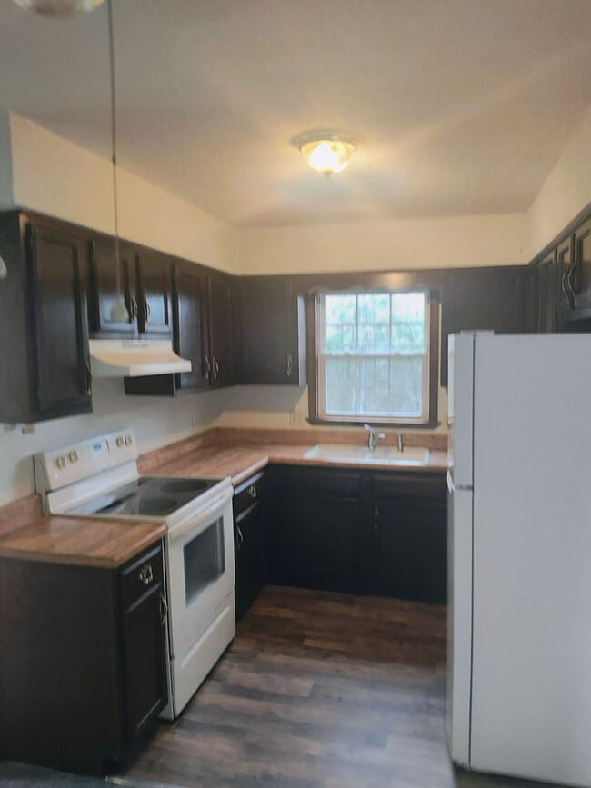 1 bedroom Duplex apartment for rent in Bra... Unit 12 Condo for Rent