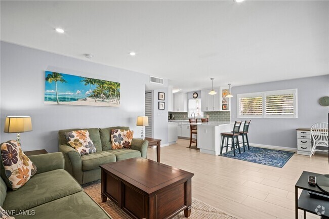 Building Photo - 2100 Gulf Shore Blvd N Unit 220 Rental