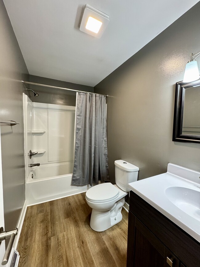 Bathroom - 2025 Burton Ave