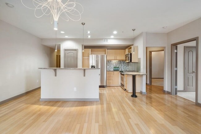 Building Photo - 390 17th St NW Unit 3044