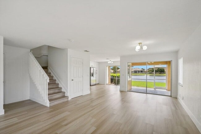 Photo - 6224 Reynolds St