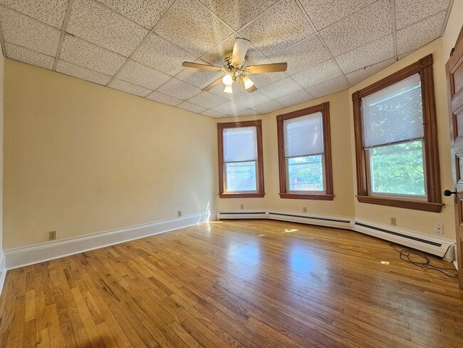 Building Photo - 234 Pearl St Unit APT 8