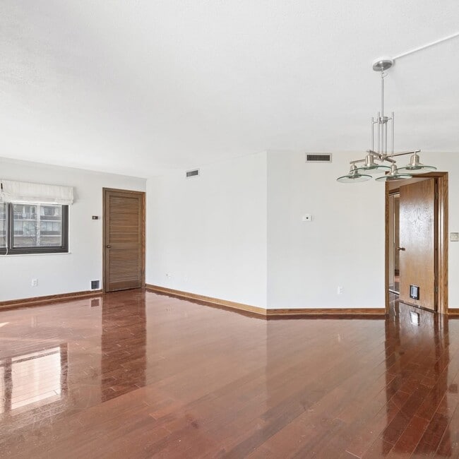 Photo - 1633 N Prospect Ave Unit 3E
