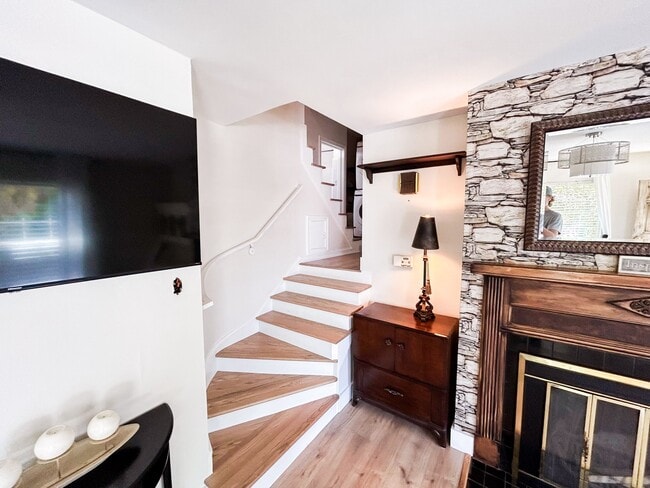 881 E Kensington Ave Unit A