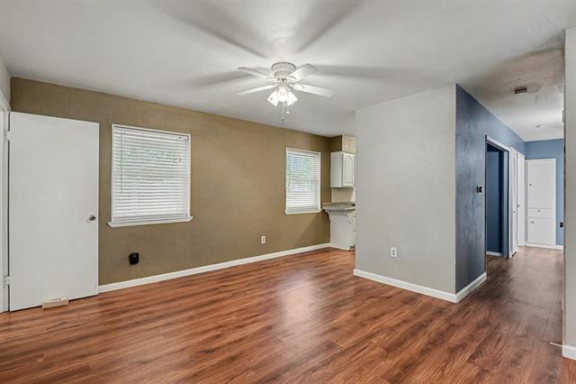 Photo - 1202 Crane Dr