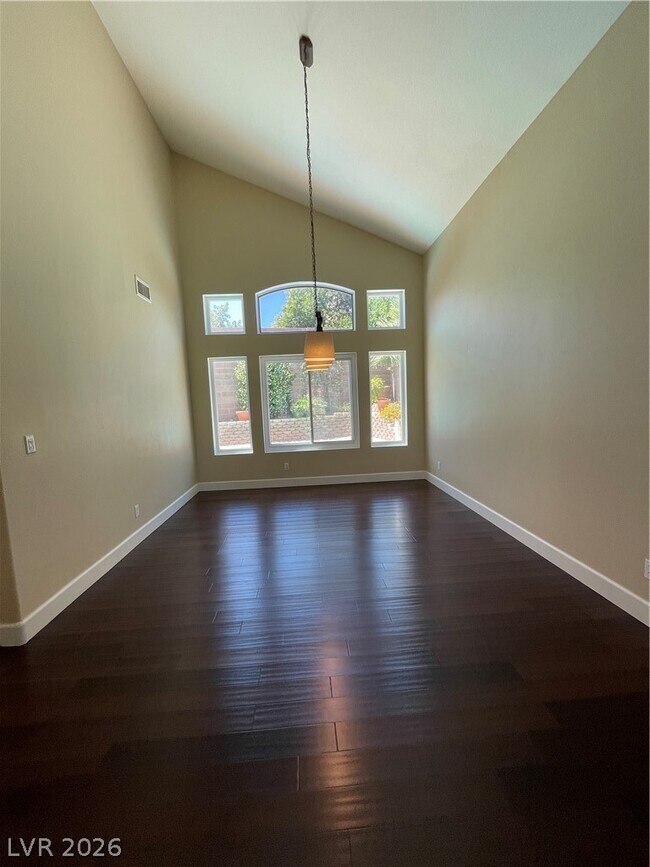 Photo - 271 Pointe Ranier Ave