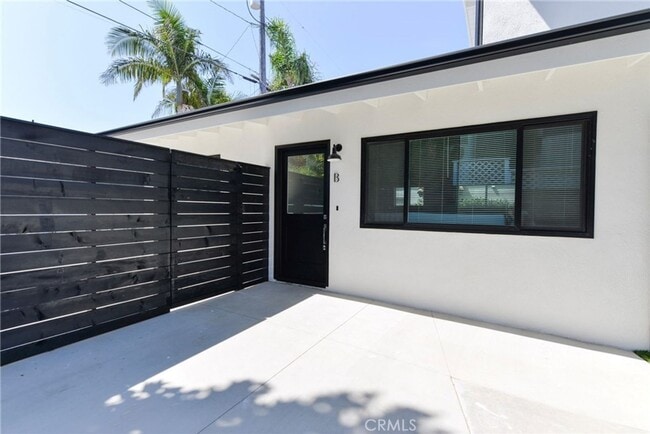 Building Photo - 223 Avenida De La Grulla Unit B