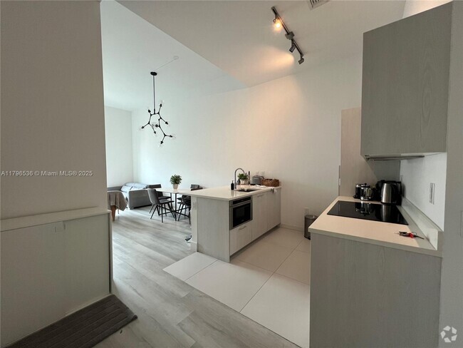 Building Photo - 501 NE 31st St Unit 402 Rental