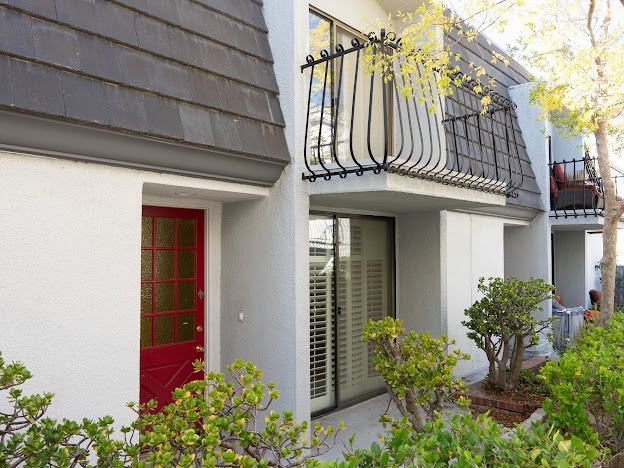 Building Photo - 8115 Redlands St Unit 8115 Redlands St.