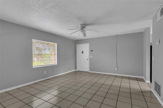 Photo - 1629 W Oak Ridge Rd Unit 1629D
