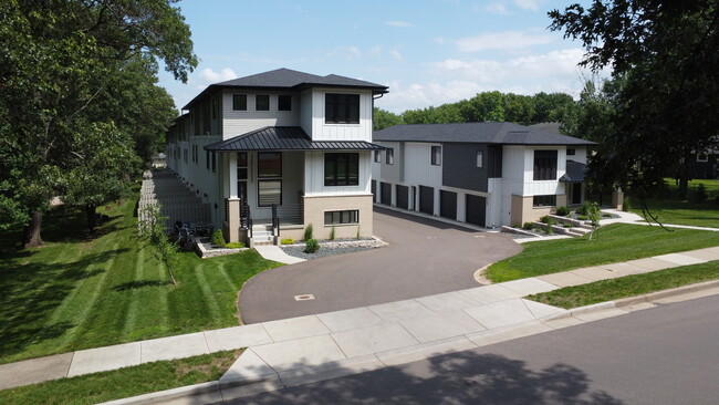 Building Photo - 3225 Fairfax St Rental