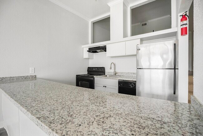Building Photo - 7820 Seawall Blvd Unit 230 Rental