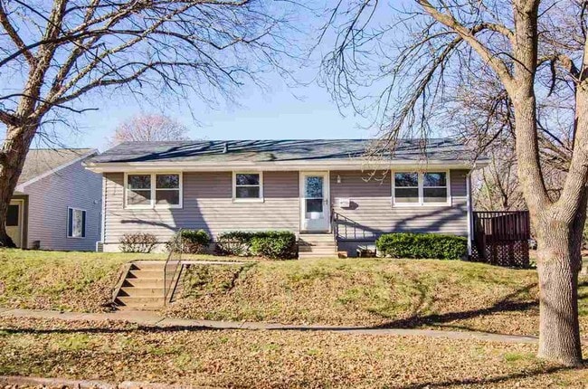 Building Photo - 1003 Olive St