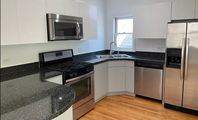 Photo - 1450 W Walton St
