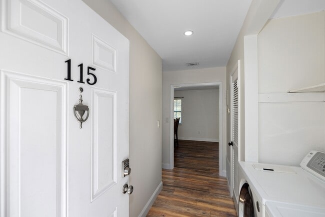 Photo - 115 Country Club Dr