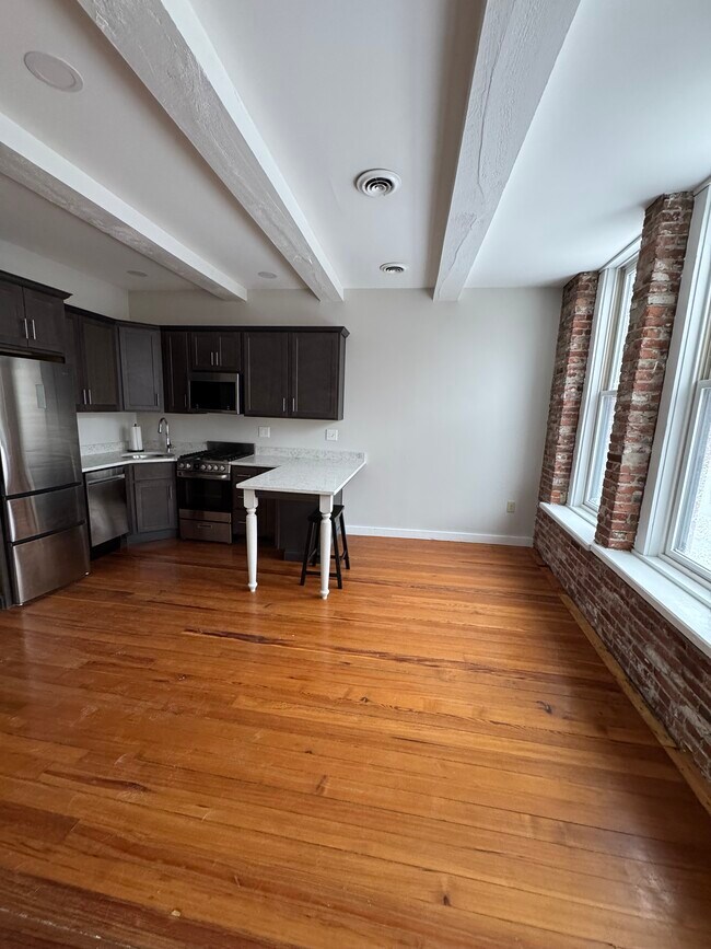 Photo - 43 Market St Unit 1