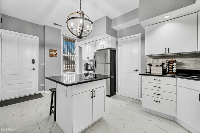 Photo - 2202 N Clybourn Ave Unidad 3