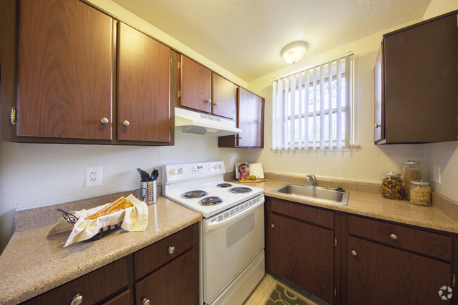 Evergreen Apartment Homes - Evergreen Rental