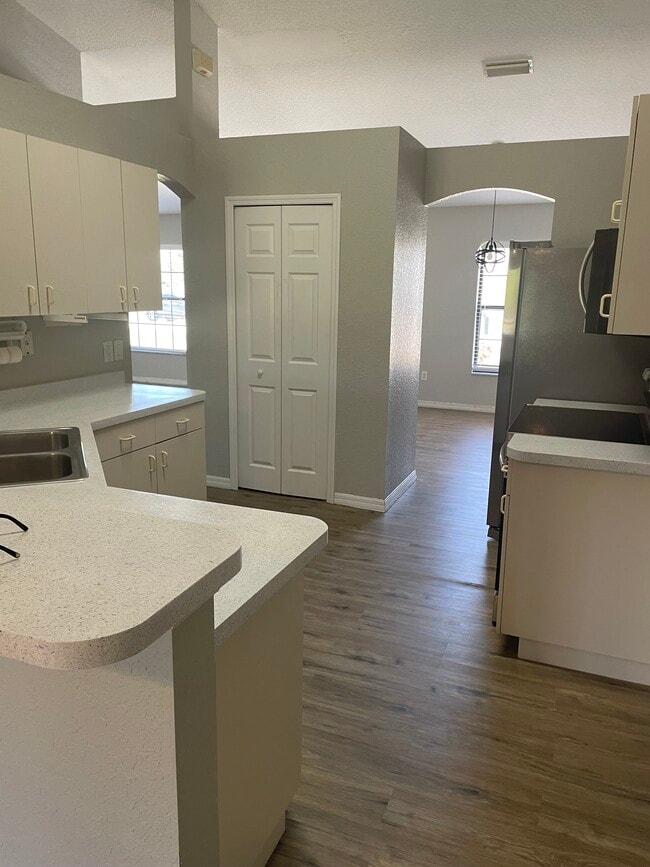 Photo - 1055 Bismarck Rd