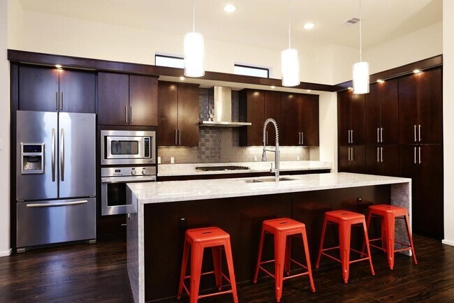 Photo - 5210 Rose St