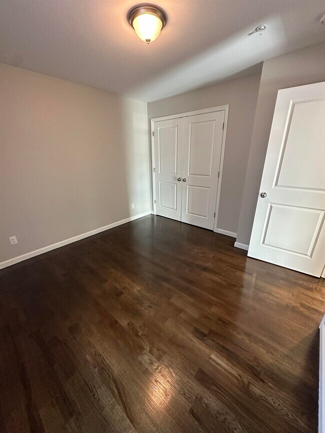 33 Garibaldi Ave Apartment Newark, NJ