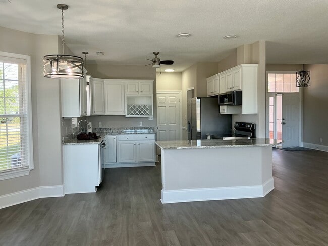 Photo - 546 Stonemason Dr