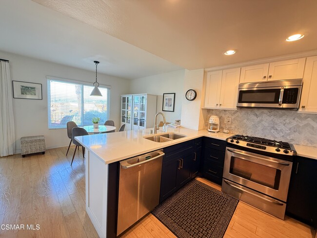 Photo - 647 Blue Oak Ave