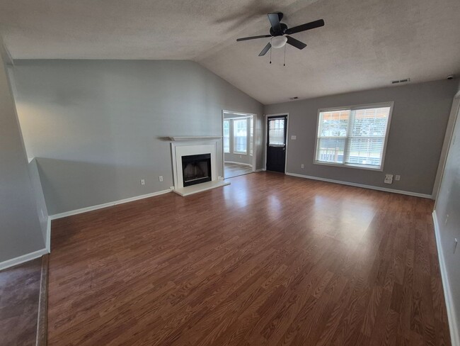 Photo - NEW LISTING!!!!!