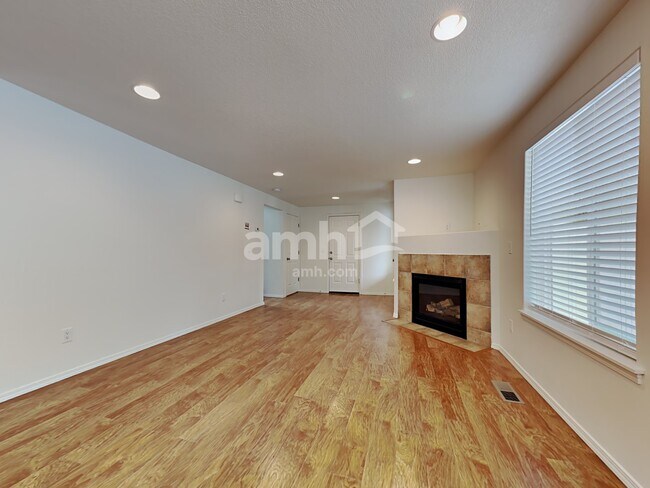 Photo - 1410 SE 7th Way