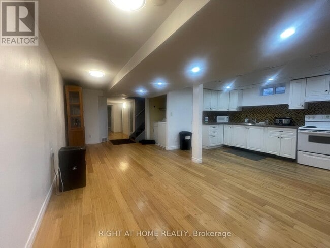 Photo - 135 Northgate Dr