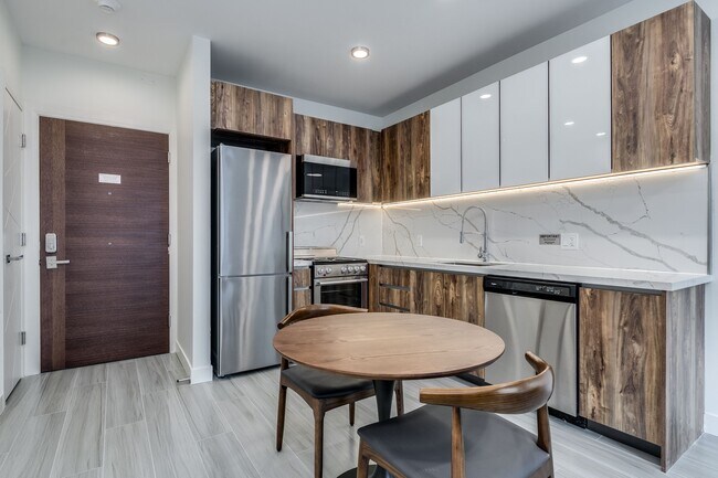 Photo - 1168 Pendrell St Unit 303