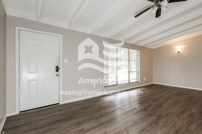 Photo - 2854 Revere St