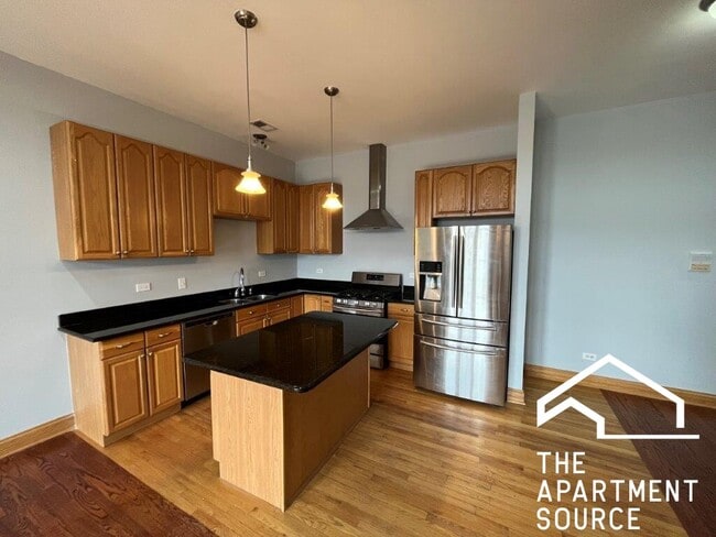 Building Photo - 1918 W Cermak Rd Unit 3