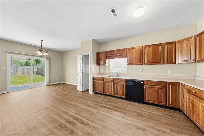 Photo - 214 Allen Ln