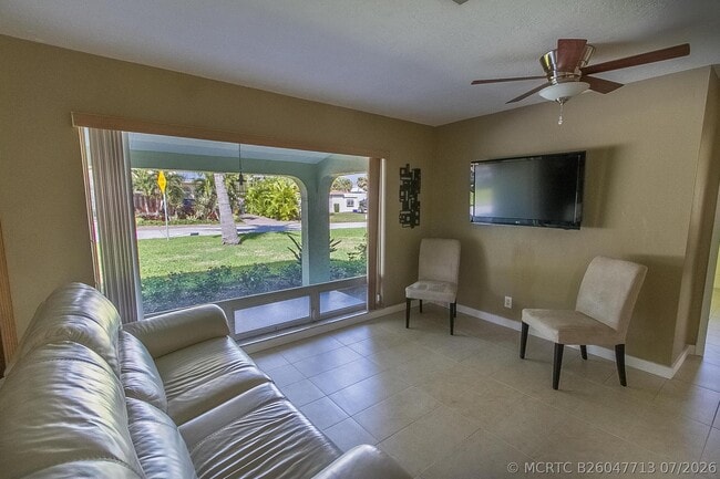 Photo - 116 NW 8th St