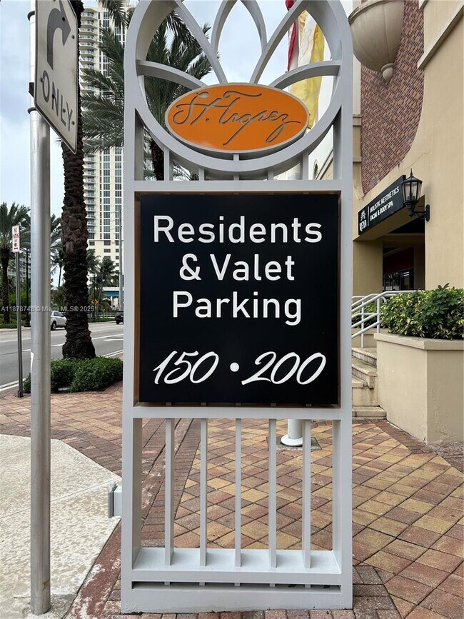 Building Photo - 150 Sunny Isles Blvd Unit 1-606 Rental