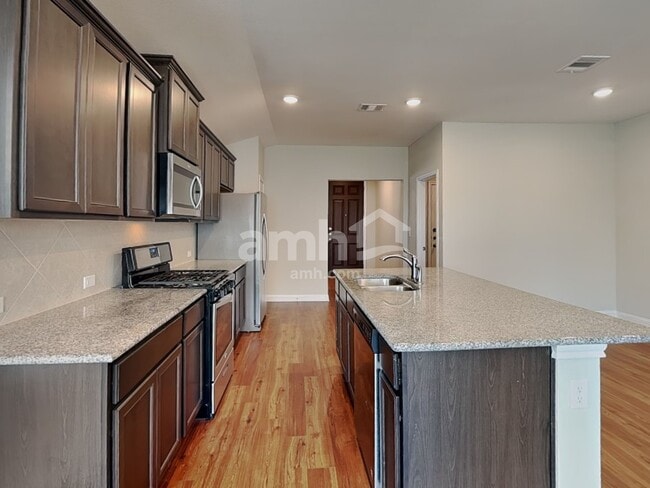 Photo - 8109 Cottage Rose Dr