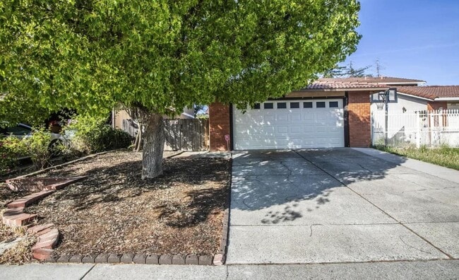 Photo - 2728 Almondwood Way