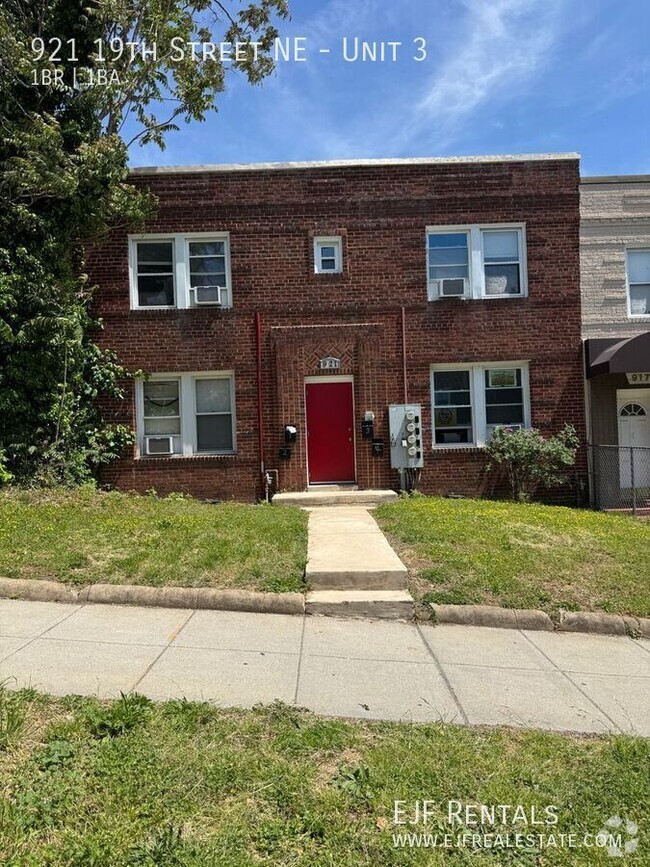Building Photo - 921 19th St NE Unit 3 Rental