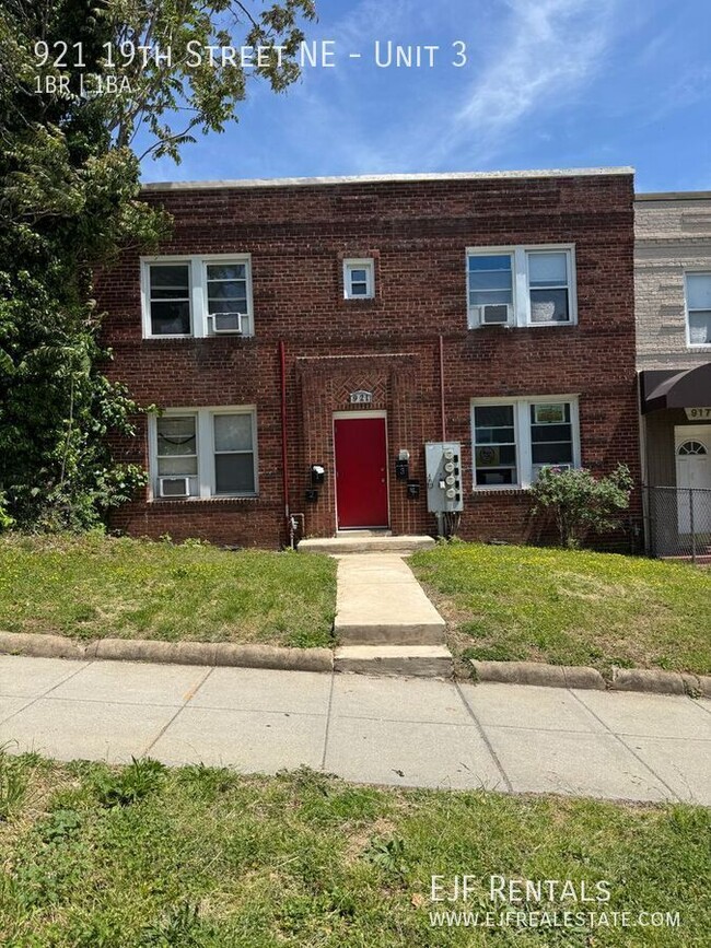 Photo - 921 19th St NE Apartment Unit 3