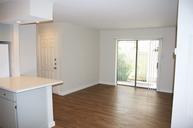 Building Photo - 2750 Holly Hall St Unit 309