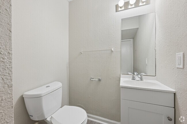 2BR, 1.5BA - 1,150SF - Second Bathroom