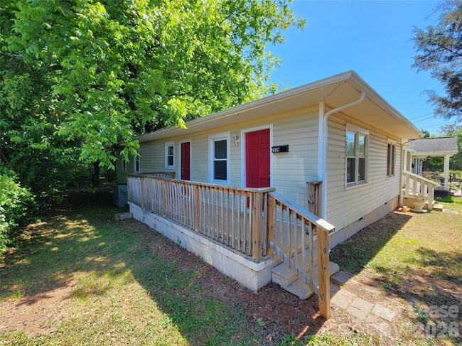 Photo - 2036 Renner St