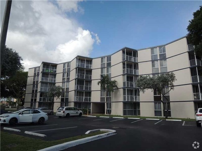 Building Photo - 6955 NW 186th St Unit #M408-0 Rental