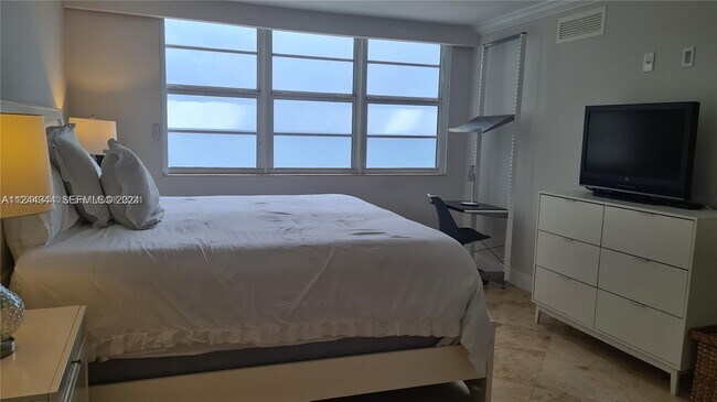 6917 Collins Ave Unit 809