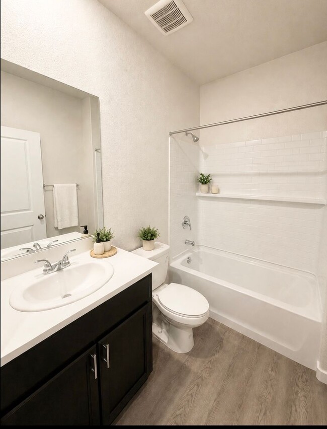 Photo - 3941 Slab St